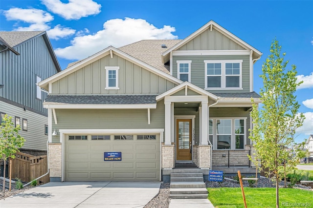 craftsman house featuring a garage