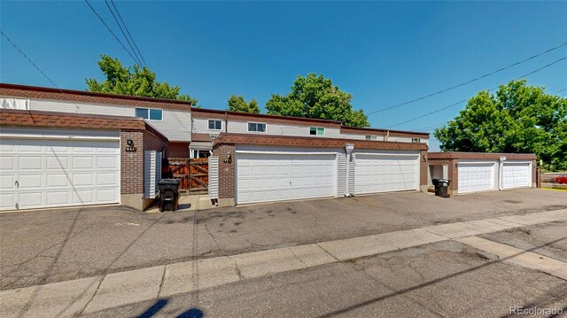 663 S Xenon Ct, Lakewood, CO 80228 - view of garage