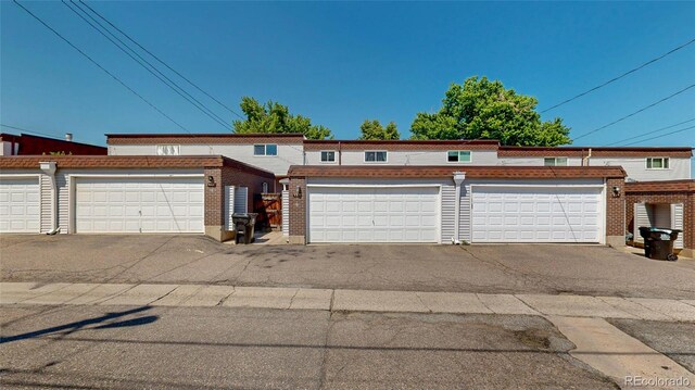 663 S Xenon Ct, Lakewood, CO 80228 - view of garage
