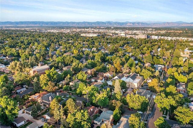 bird's eye view featuring a residential view and a mountain view