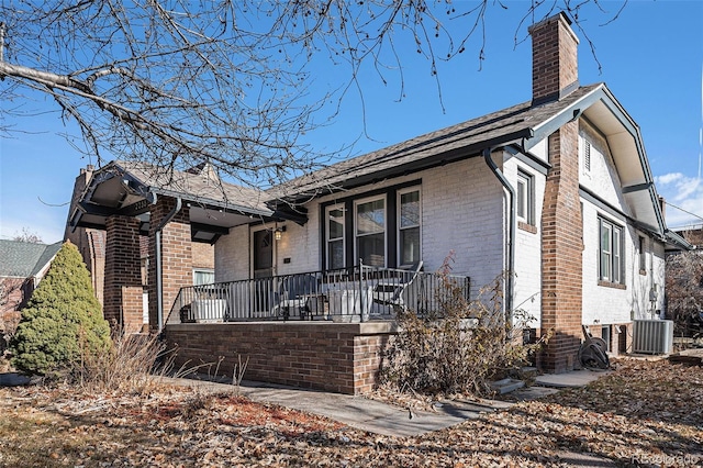 view of front of property with central air condition unit