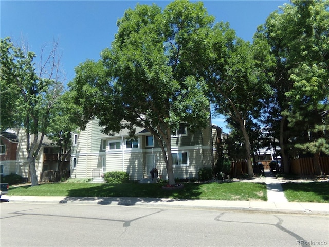 view of front of house with a front yard