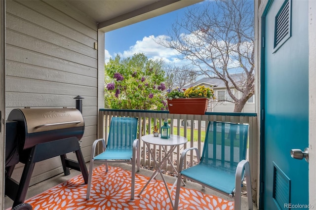 balcony featuring a grill