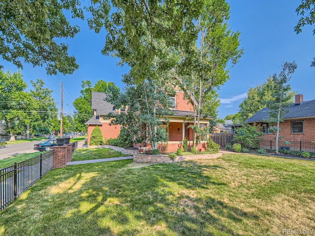 view of front of property with a front yard