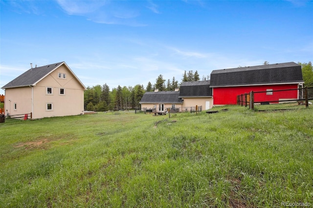 31551 Black Widow Dr, Conifer, CO 80433 - view of yard featuring a barn