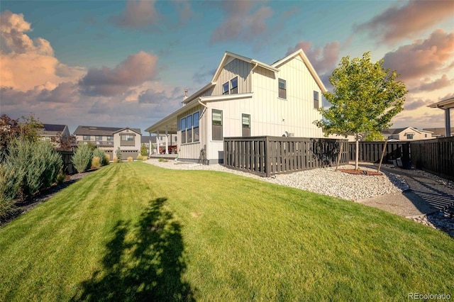 view of yard featuring a fenced backyard