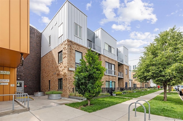 2550 Lawrence St Unit Rb306, Denver, CO 80205 - view of property featuring a residential view