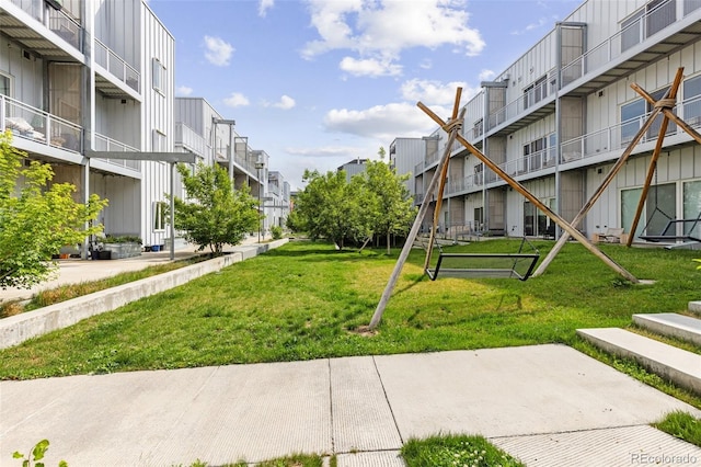 2550 Lawrence St Unit Rb306, Denver, CO 80205 - surrounding community with a residential view and a yard