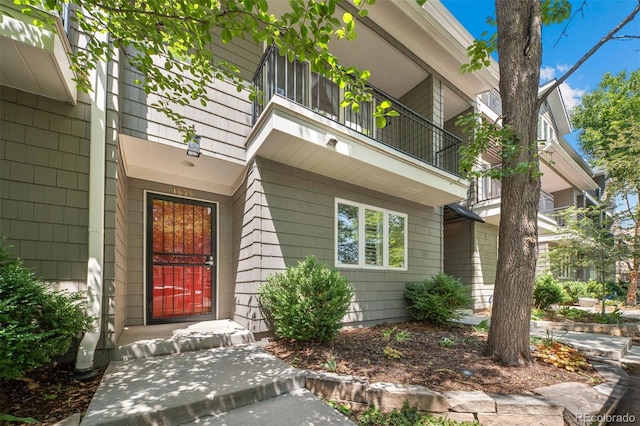 1635 N Franklin St, Denver, CO 80218 - property entrance with a balcony