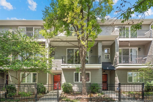 1635 N Franklin St, Denver, CO 80218 - multi unit property featuring a balcony