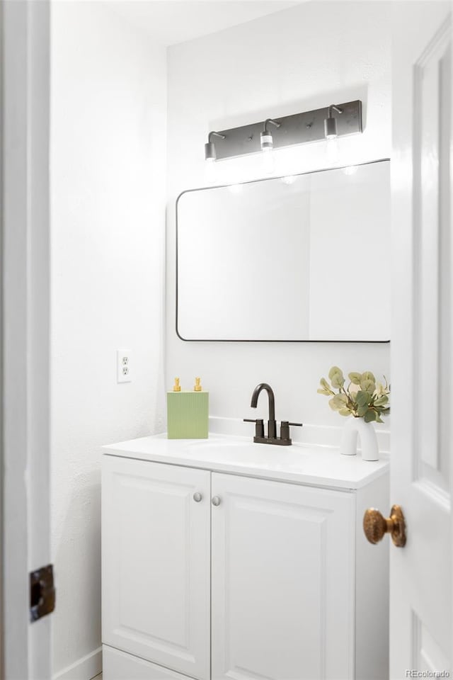 7603 W Coal Mine Pl, Littleton, CO 80128 - bathroom with vanity