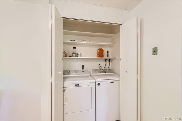 5563 Newland Way, Arvada, CO 80002 - laundry area with washing machine and dryer