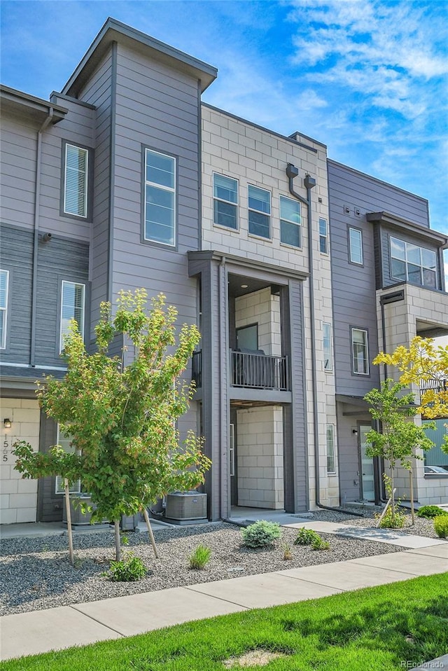 1575 W 68th Ave, Denver, CO 80221 - view of multi unit property