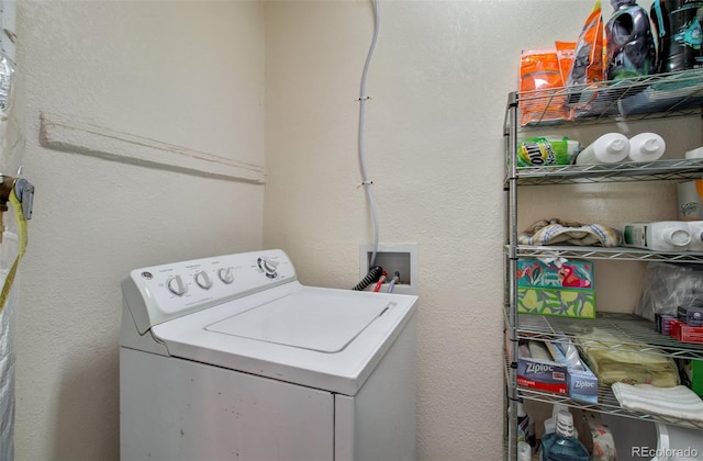 2615 Lambert Ave, Pueblo, CO 81003 - washroom with washer / dryer