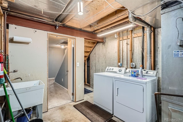 13155 W 63rd Pl, Arvada, CO 80004 - laundry room featuring washer and dryer
