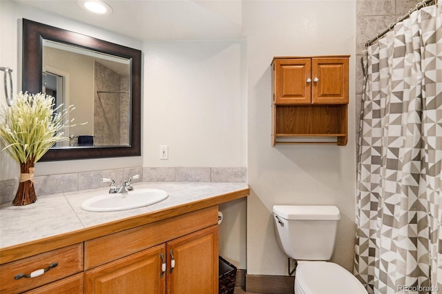 735 Poppy Pl, Highlands Ranch, CO 80129 - full bath featuring vanity and curtained shower