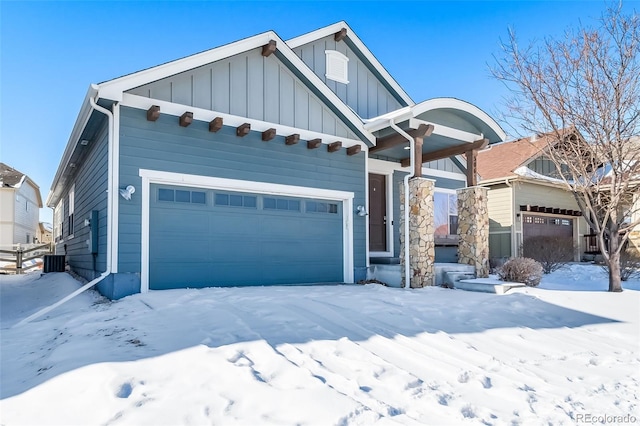 craftsman house featuring central AC unit