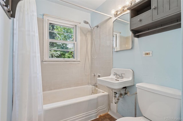 1832 S Saint Paul St, Denver, CO 80210 - full bath featuring shower / tub combo with curtain and toilet