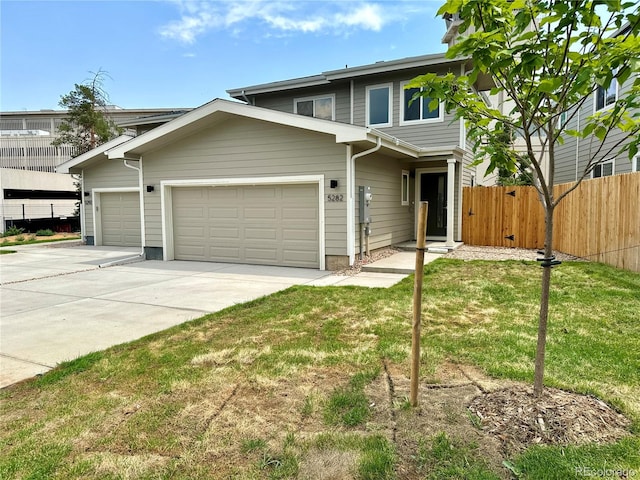 view of front facade with a front yard