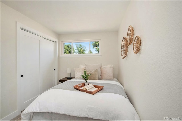 bedroom featuring a closet