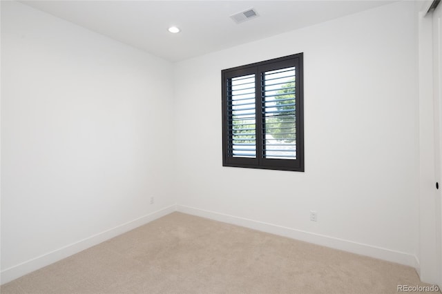 3149 W 35th Ave, Denver, CO 80211 - empty room with light carpet and recessed lighting