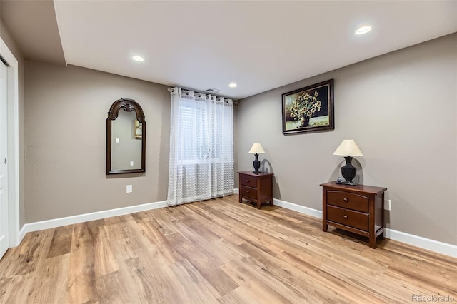 904 Fieldstone Pl, Highlands Ranch, CO 80126 - empty room featuring baseboards, light wood finished floors, and recessed lighting