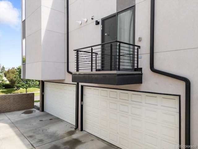 3103 W 18th Ave, Denver, CO 80204 - garage featuring concrete driveway