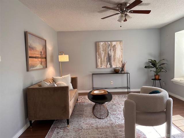 19645 E Buchanan Pl, Aurora, CO 80011 - photo 3
