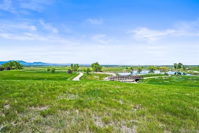 view of yard featuring a water view