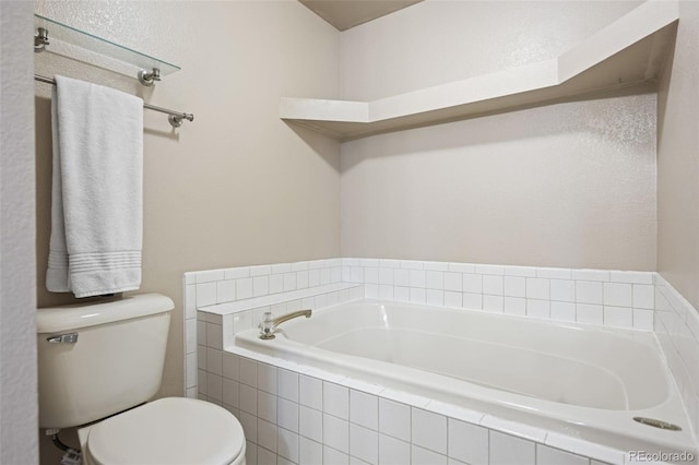 11100 Callaway Ct, Parker, CO 80138 - bathroom featuring a bath and toilet