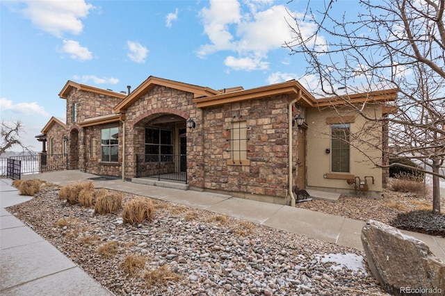 view of front of property