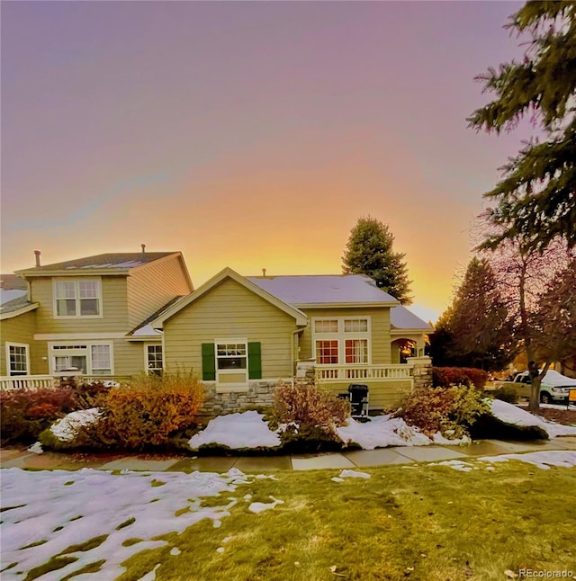 view of front of property