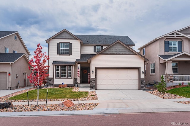 craftsman-style home featuring a front lawn