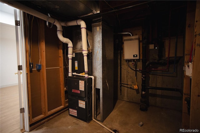 1552 S Fairplay Way, Aurora, CO 80012 - utilities with tankless water heater