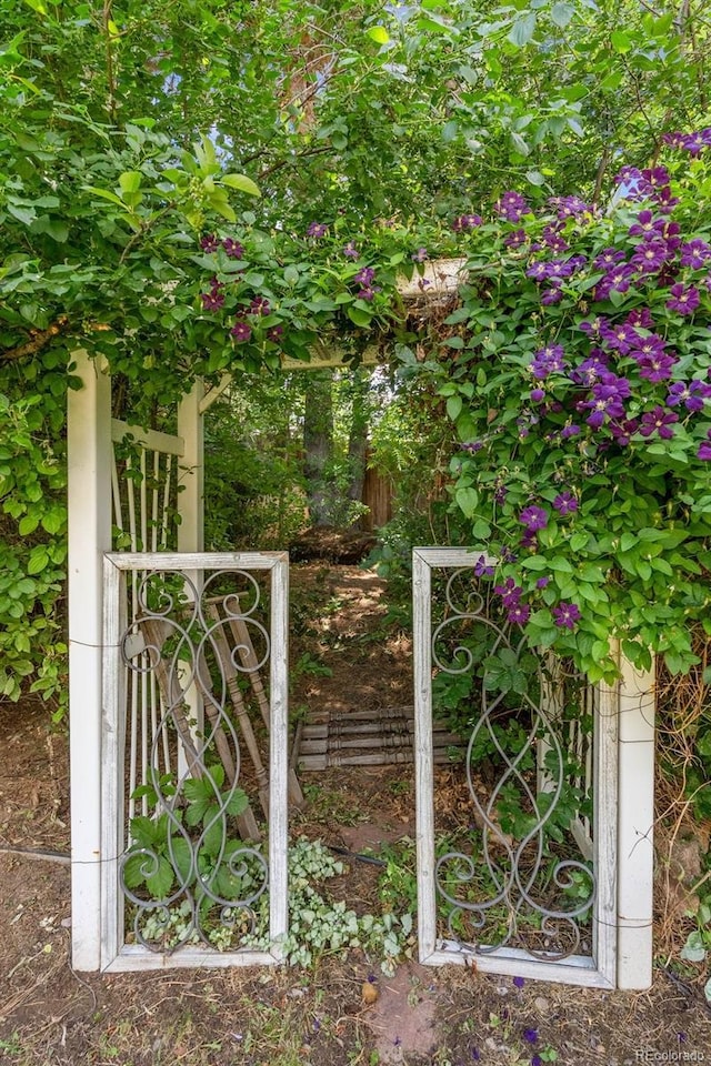 7306 S Dexter St, Centennial, CO 80122 - view of gate