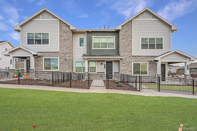 view of front facade with a front lawn