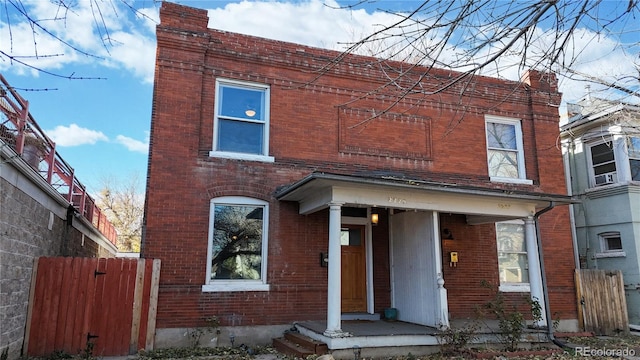 view of front of property