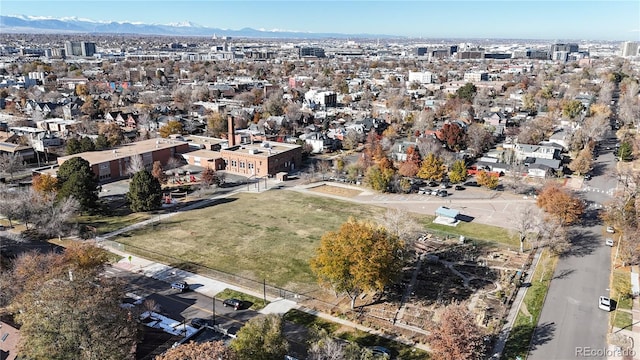 bird's eye view featuring a mountain view