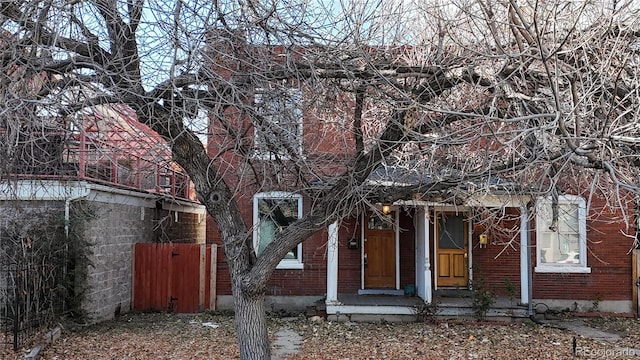 view of front of property