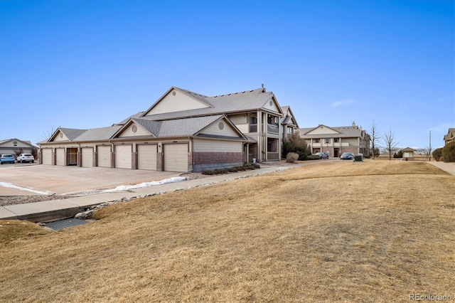 view of front of house with a front yard