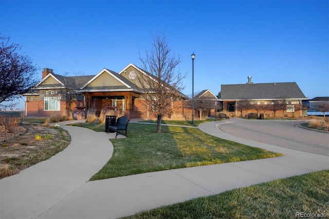 view of front of property with a front yard