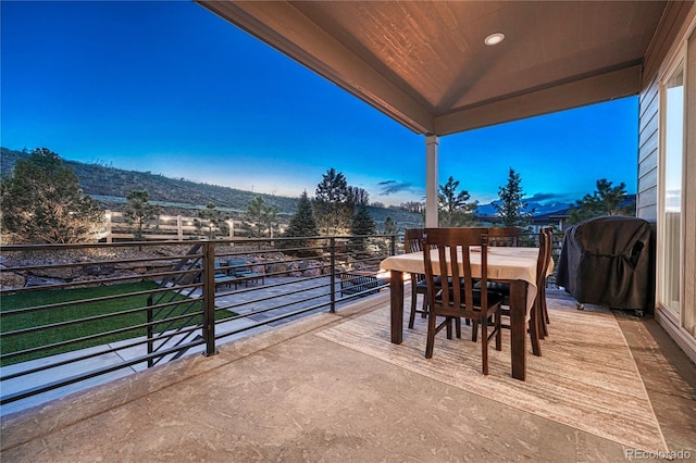 balcony with outdoor dining space