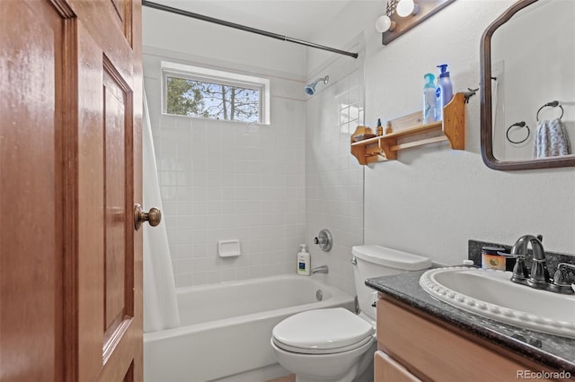 12191 Tecumseh Trl, Conifer, CO 80433 - bathroom featuring shower / bathtub combination with curtain, vanity, and toilet