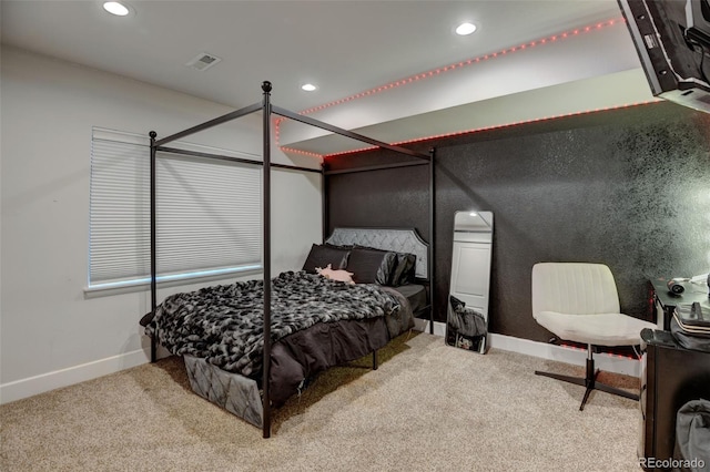 bedroom with visible vents, baseboards, carpet, and recessed lighting