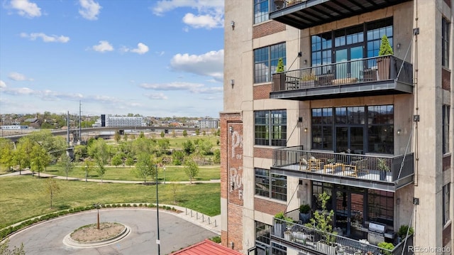 balcony with area for grilling