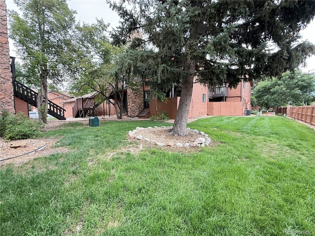 9410 W 89th Cir, Broomfield, CO 80021 - view of yard with stairs