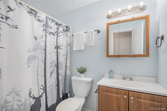 1641 Biscay Cir, Aurora, CO 80011 - full bathroom with vanity and a shower with curtain