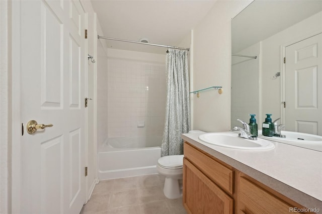 full bathroom featuring vanity, toilet, and shower / tub combo