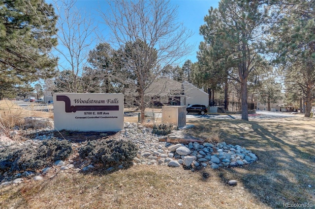 view of community / neighborhood sign