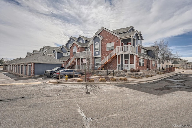 view of front facade featuring a garage